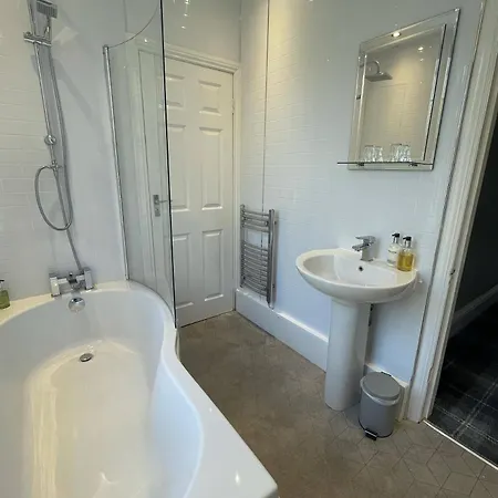 Arundel House-3